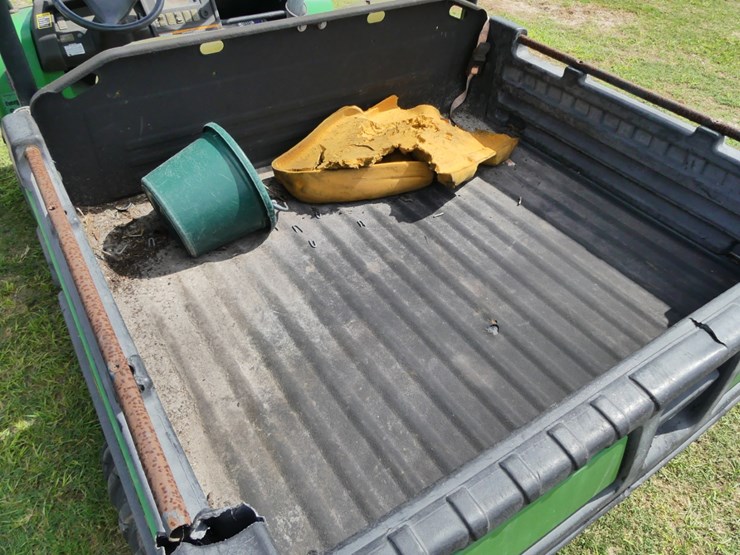 john-deere-825i-xuv-image-8