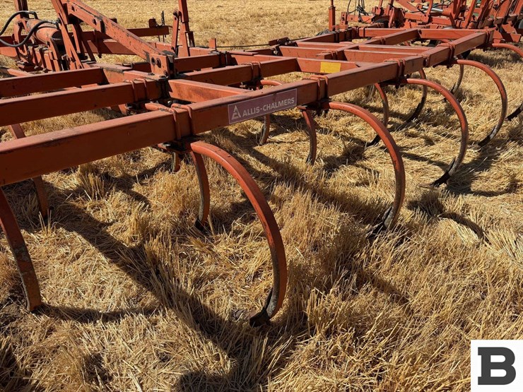 allis-chalmer-800-chisel-plow-image-23