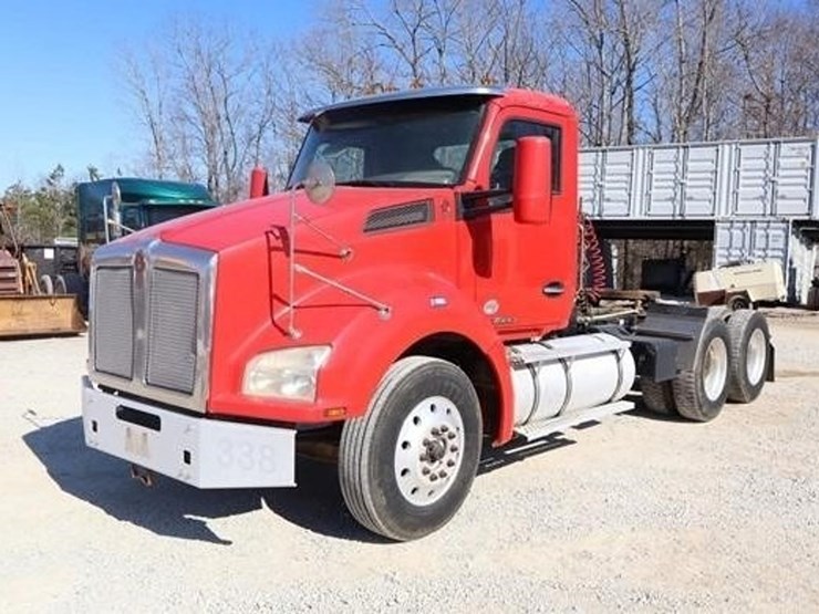 2015-kenworth-t880-image-1