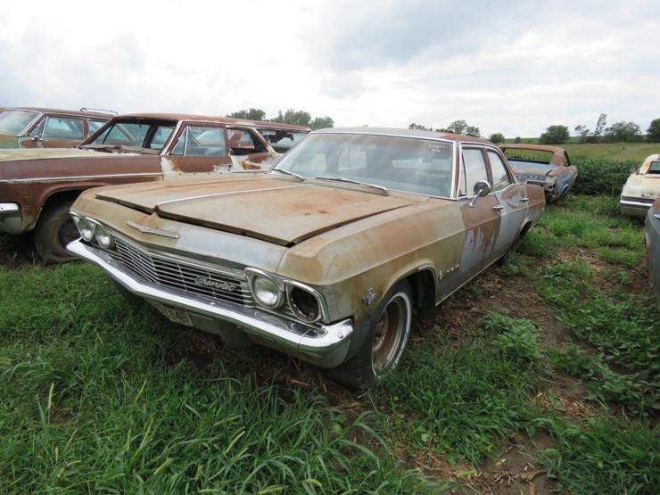 1965-chevrolet-impala-4dr-sedan-image-9
