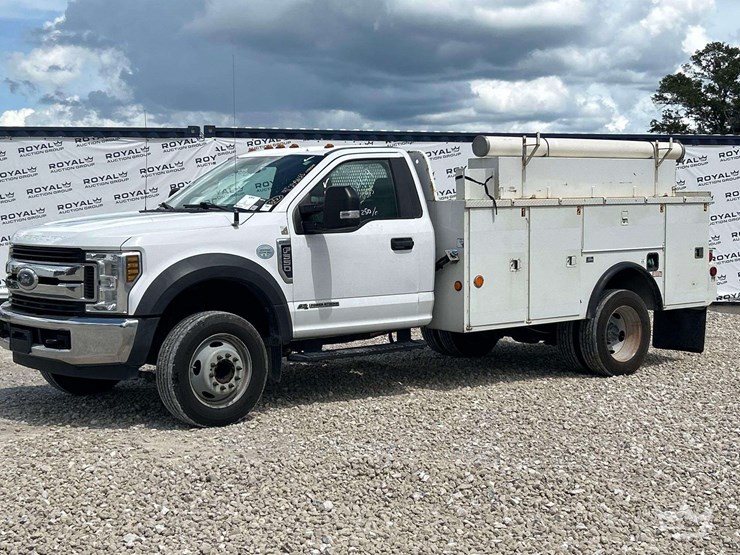 2019-ford-f550-image-1