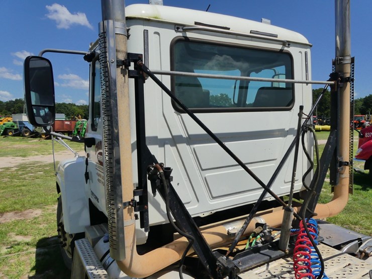 2014-mack-600-image-10