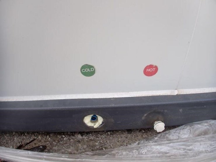 unused-bastone-portable-restroom-image-13
