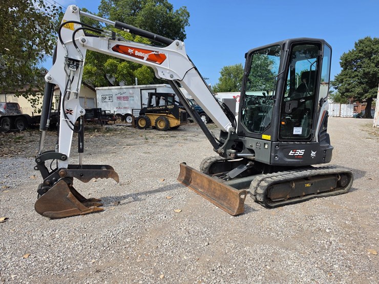 2022-bobcat-e35-image-2