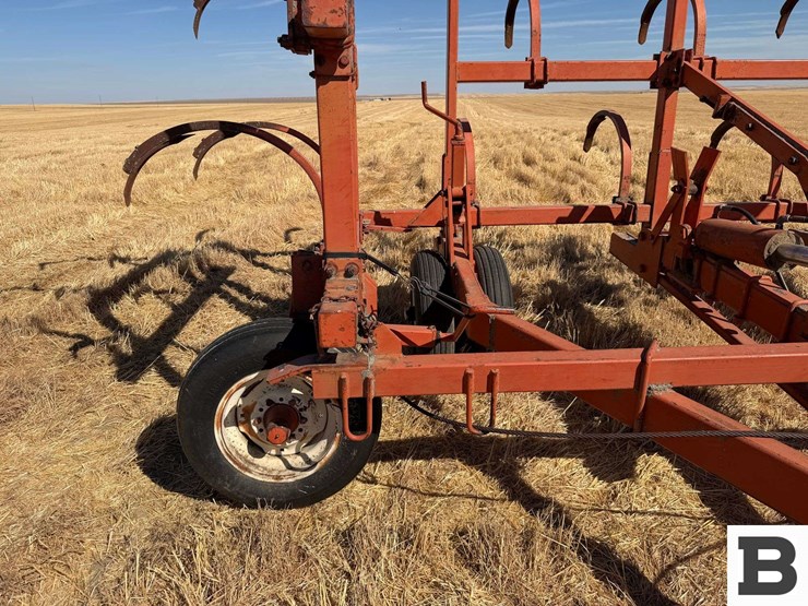 allis-chalmer-800-chisel-plow-image-10