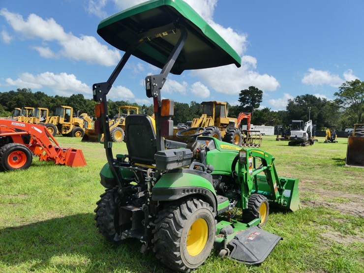 2021-john-deere-1025r-image-3