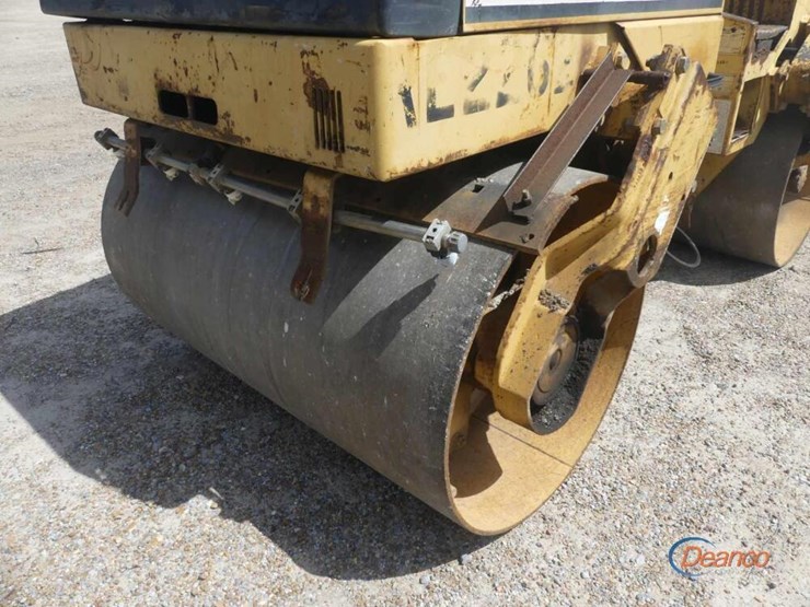 caterpillar-cb-224c-image-5