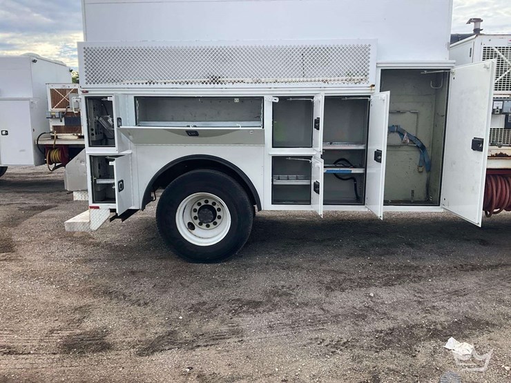2016-international-durastar-4300-image-42