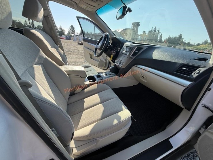2013-subaru-outback-image-36