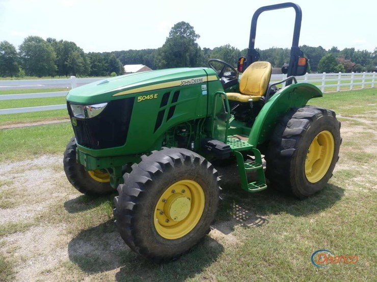 2021-john-deere-5045e-image-14