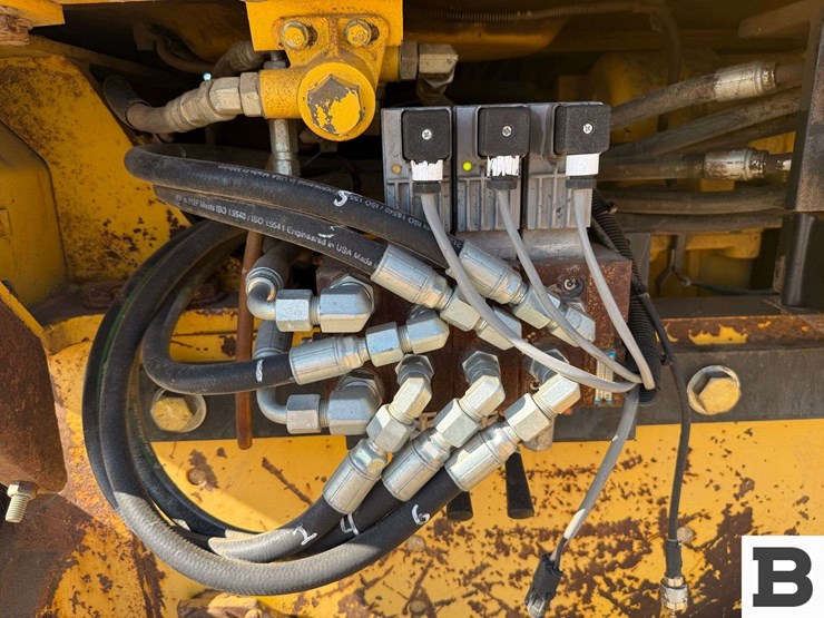 2006-komatsu-d65px-15e0-image-31