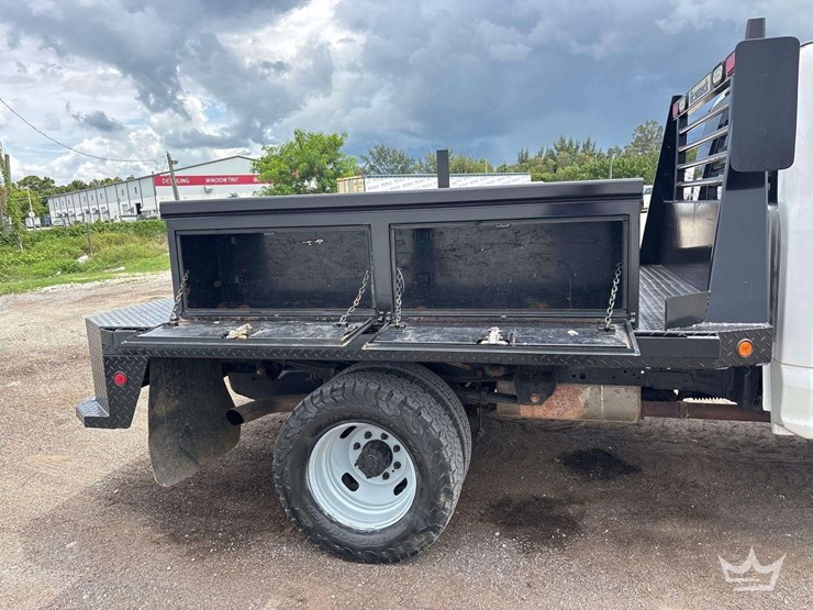 2019-utility-flatbed-image-21