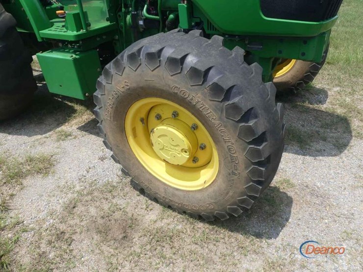 2021-john-deere-5045e-image-7