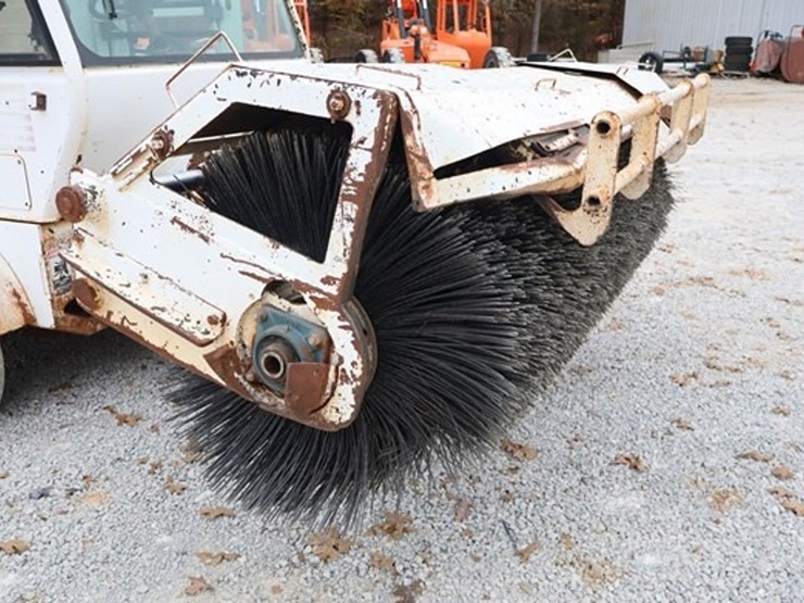 2011-roadtec-fb85-image-10