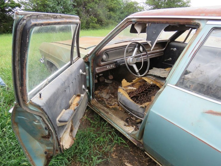 1965-chevrolet-impala-4dr-sedan-image-5