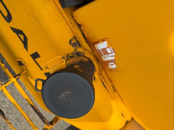 jcb-520-image-43