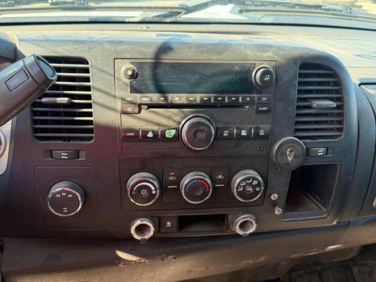 2009-chevrolet-silverado-2500hd-image-13