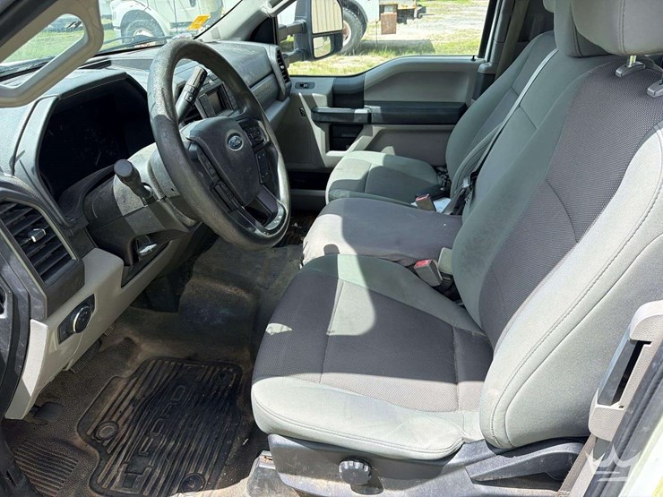 2019-ford-f550-image-9