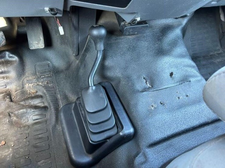 2012-ford-f550-xl-image-16