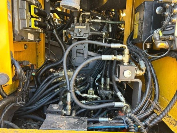 2012-volvo-fc2421c-image-45