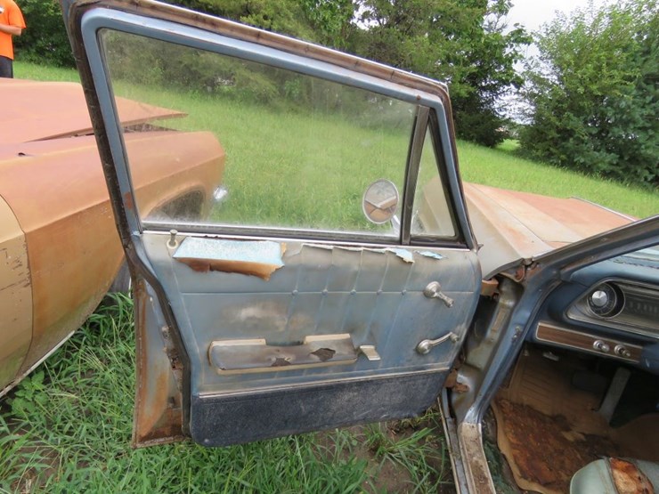 1965-chevrolet-impala-4dr-sedan-image-8