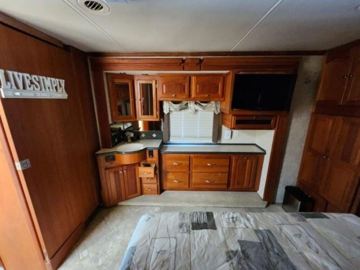 2006-allegro-bus-class-a-motorhome-400abus0d6j0072-image-46