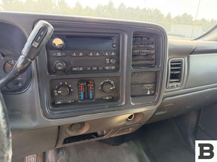 2005-chevrolet-silverado-2500hd-image-19