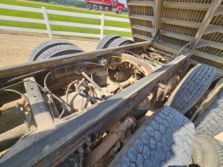 1997-ford-lt9522-image-28