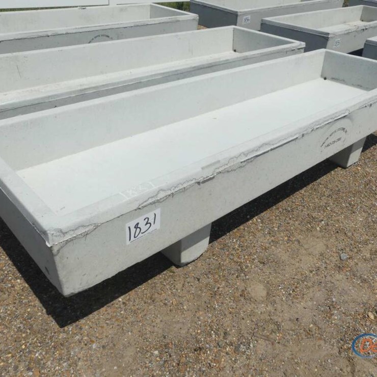 3X10 CONCRETE FEED TROUGH