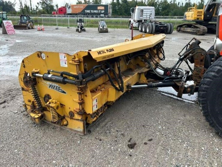 2018-kubota-m6-141-image-39