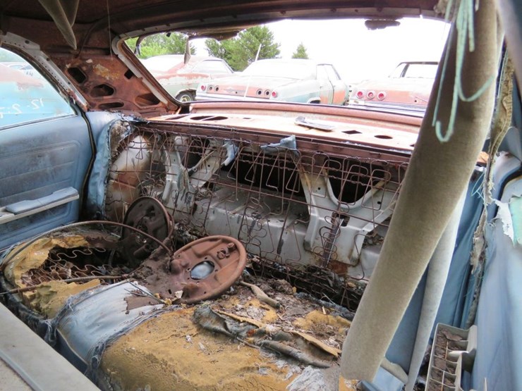 1966-chevrolet-impala-4dr-sedan-image-8