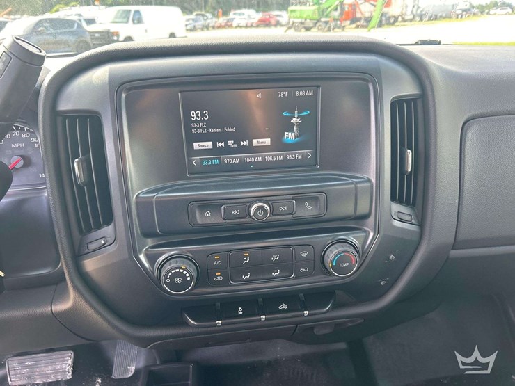 2018-chevrolet-silverado-1500-image-15