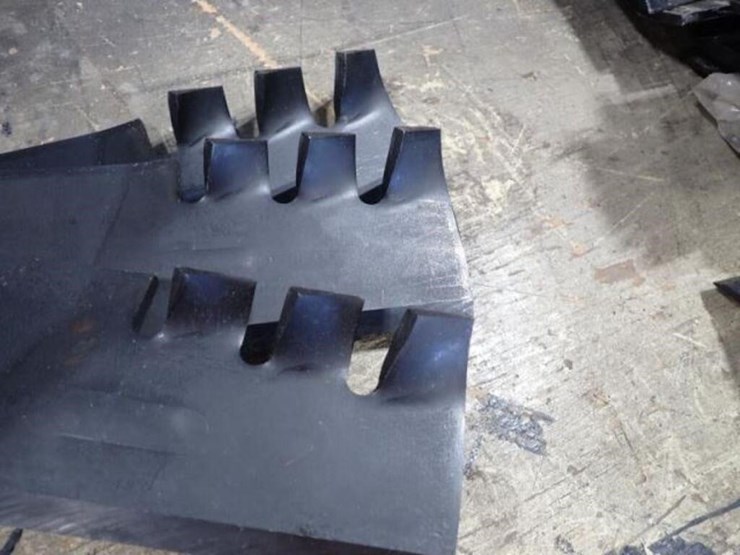 qty-of-(3)-new-gator-lawn-mower-blades-image-3