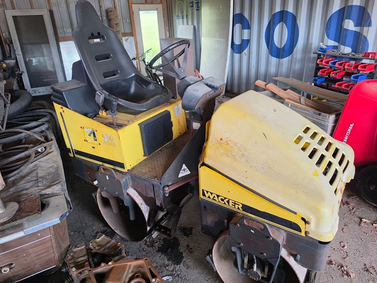 #25518-•-wacker-vibratory-compactor-image-8