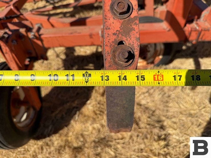 allis-chalmer-800-chisel-plow-image-18