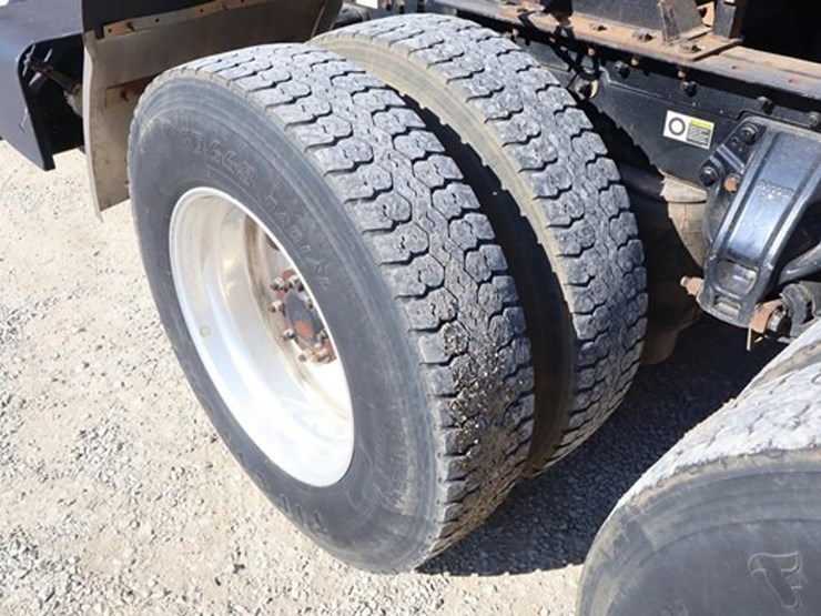 2015-kenworth-t880-image-11