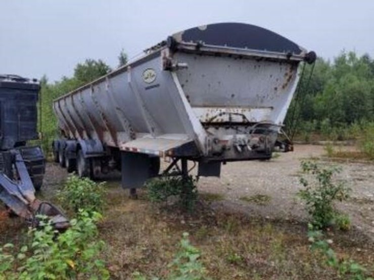 2010-trout-river-quad/a-live-bottom-trailer-2s9ps8-image-3