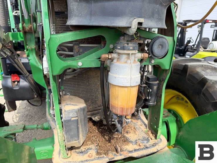 2015-john-deere-6210r-image-59