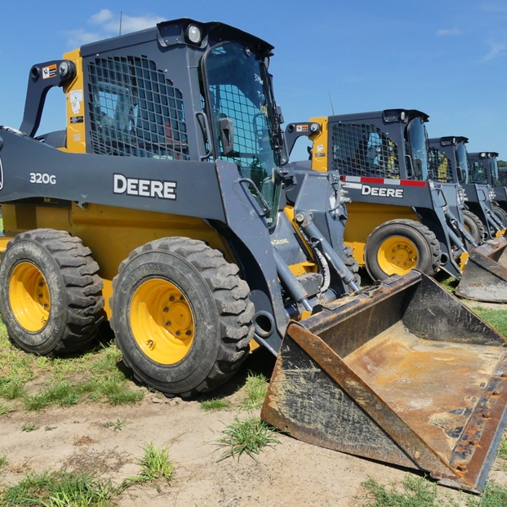 2023 DEERE 320G