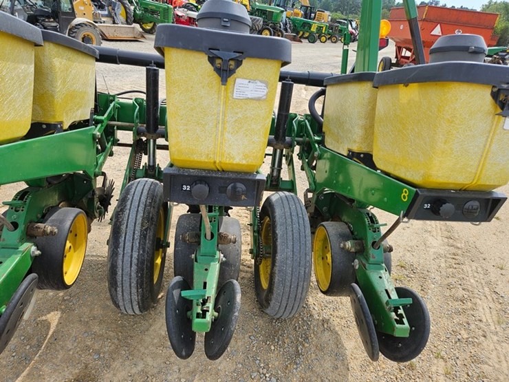 john-deere-7200-image-39