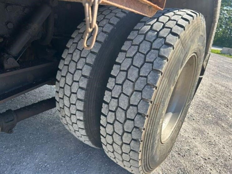 2001-kenworth-t800-image-107