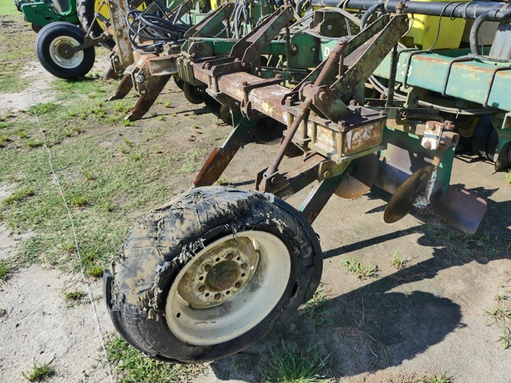 john-deere-7300-image-6