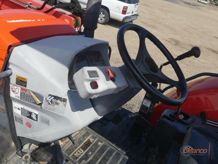 2018-kubota-m6s-111shd-image-28