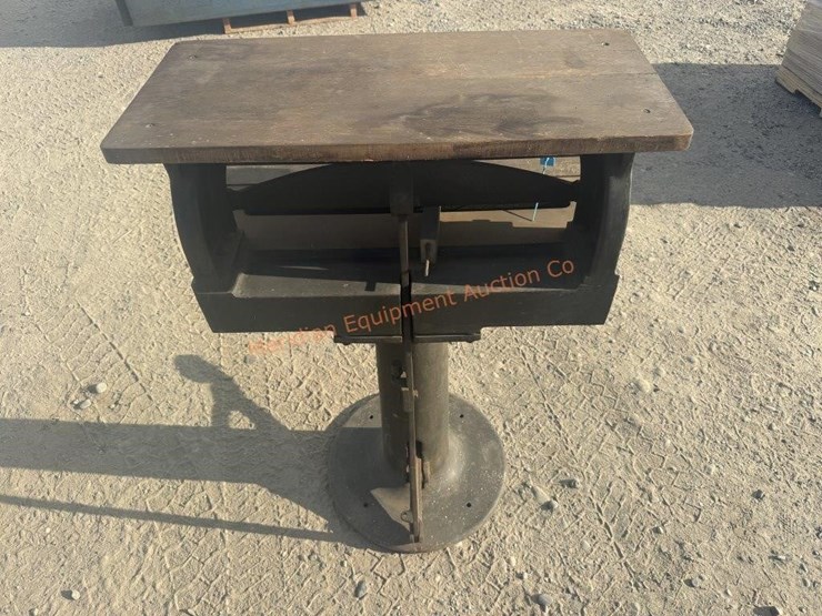 vintage-paper-punch-w/-stand-image-5