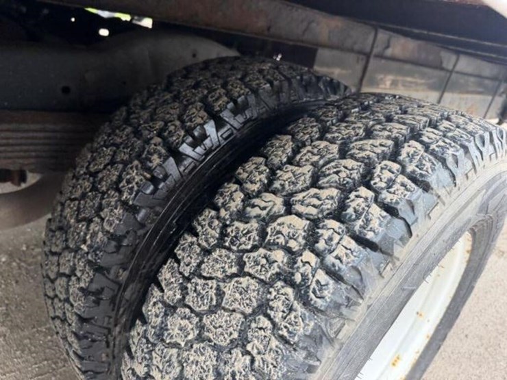2014-ford-e450-image-38