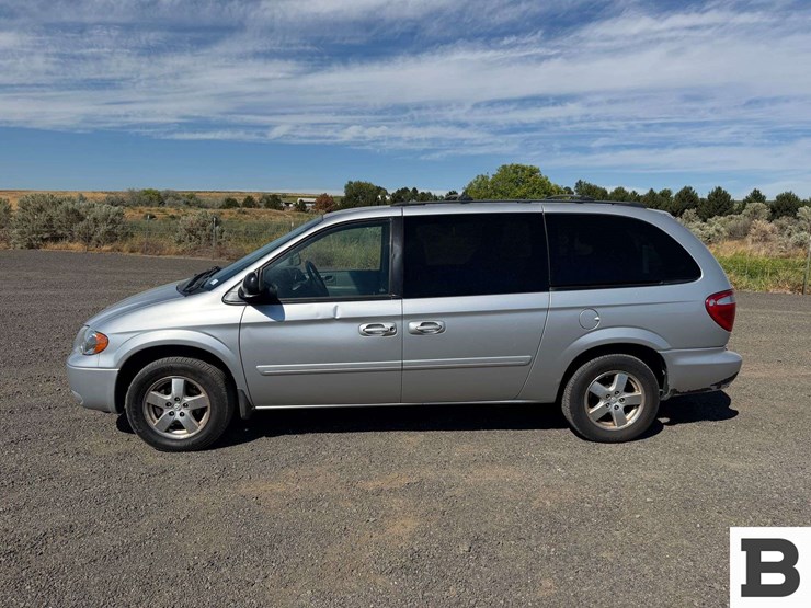 2005-dodge-grand-caravan-image-3