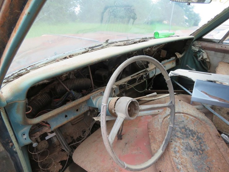 1965-chevrolet-impala-4dr-wagon-image-9