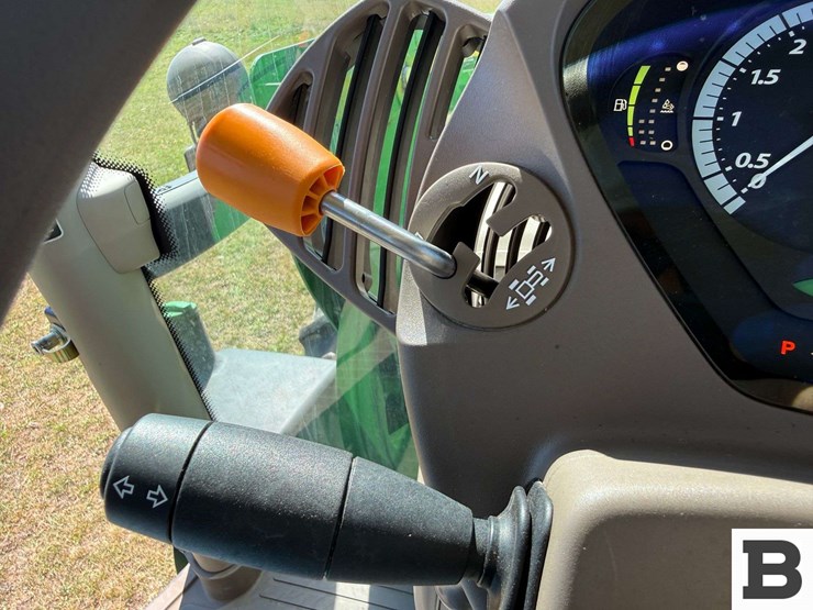 2016-john-deere-6155r-image-73