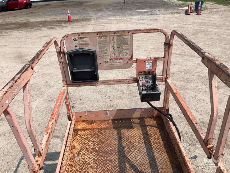 2000-jlg-2646e2-image-14