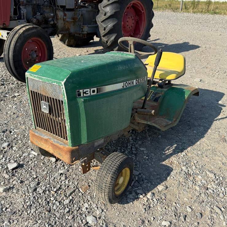 JOHN DEERE 130